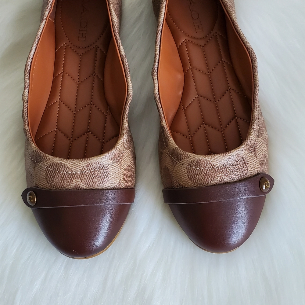 🎀Coach Flat Shoes Size 7 - Picture 2 of 10